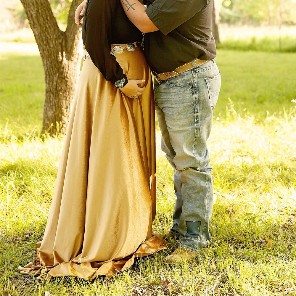 Size large velvet feel maternity skirt